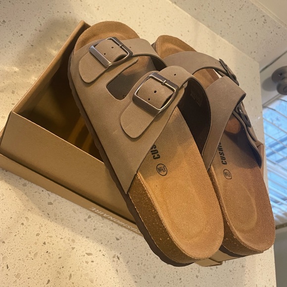 Sandals 8.5 Cushionare NWT - Picture 2 of 5